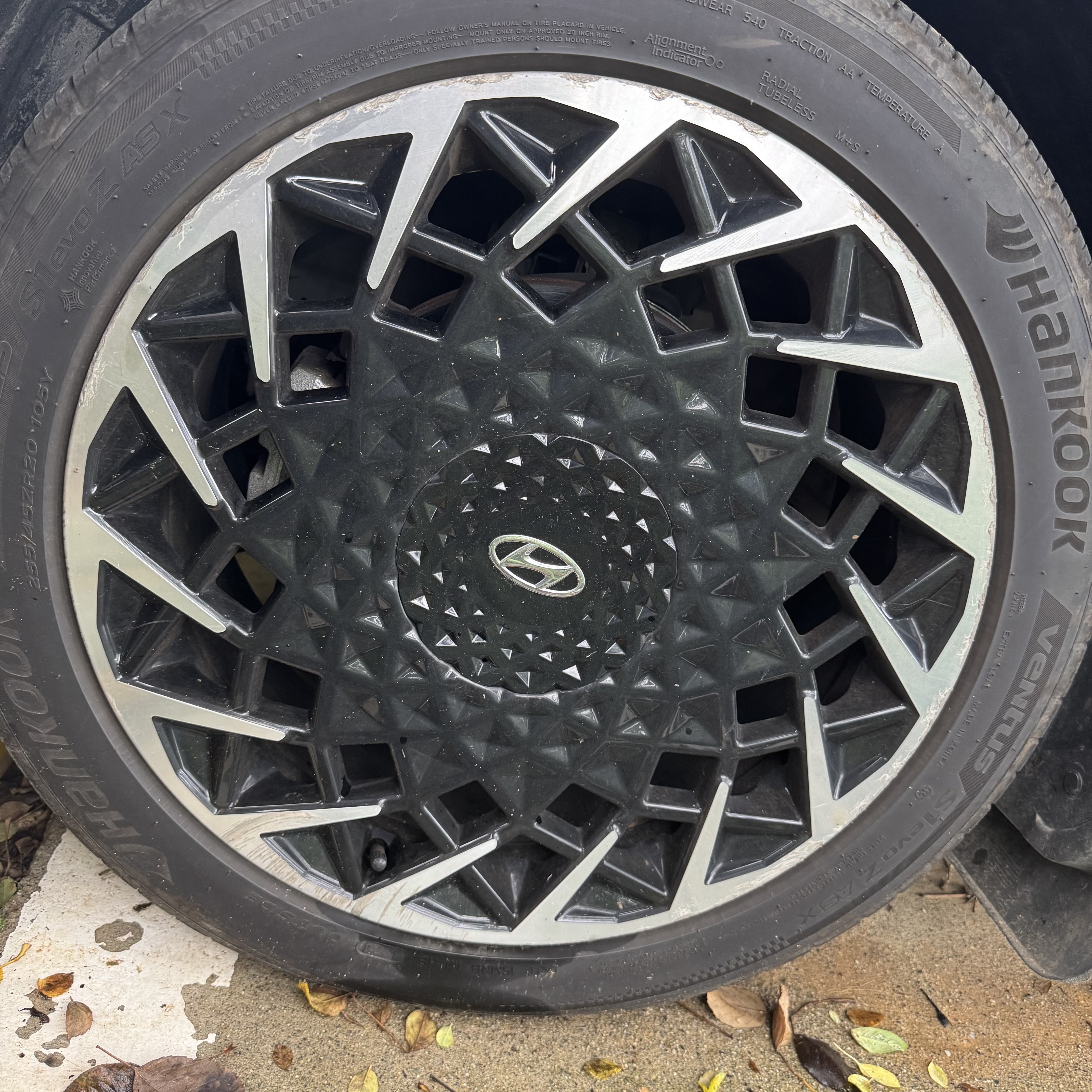 아이오닉5 20인치 휠.jpg